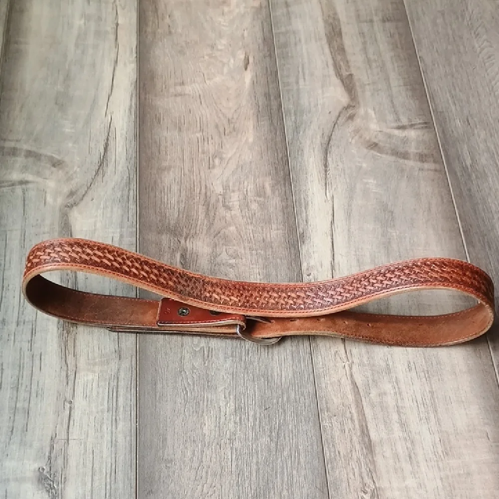 Stylish Brown Leather Men's Belt